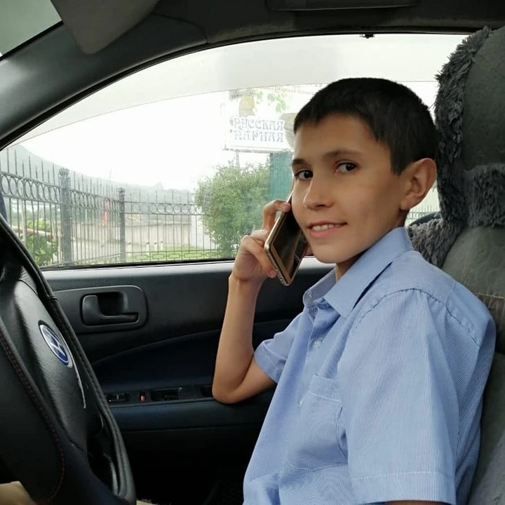 Denis Vashurin luôn bị nhắc nhở khi lái ô tô vì cảnh sát nghĩ anh làm giả giấy tờ.