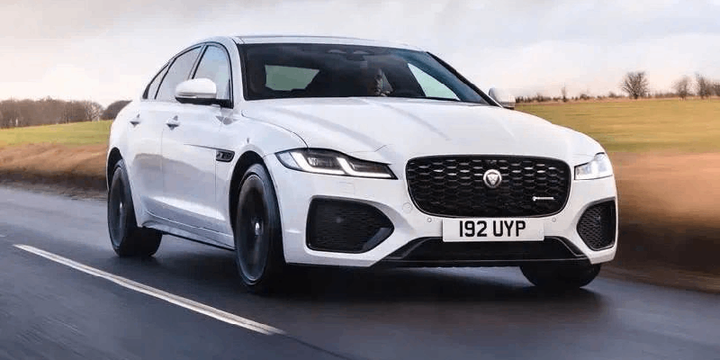 Jaguar XE 2021 là mẫu sedan hạng sang của hãng xe Jaguar. (Ảnh: AutoFun.vn)