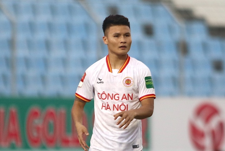 Nguyễn Quang Hải cần một bàn thắng cho đội bóng mới.