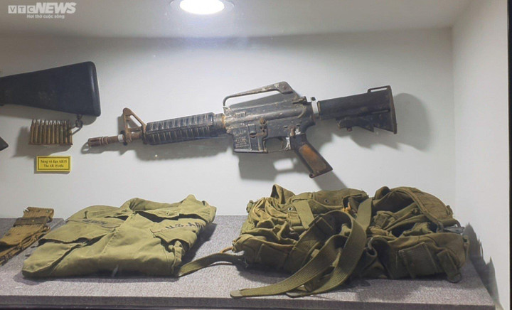 Những loại súng đạn và trang phục được Mỹ trang bị cho quân đội tham chiến ở Khe Sanh.