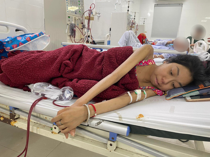 Khanh đang phải chạy thận theo chu kỳ tại Bệnh viện Thanh Nhàn (Hà Nội).