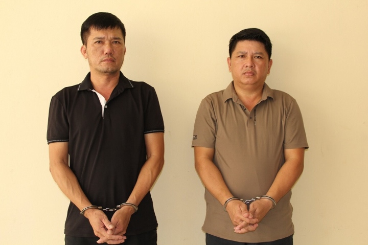 Nguyễn Trí Ngọc và Ngô Sỹ Thành bị bắt giữ. (Ảnh: Công an Nghệ An)