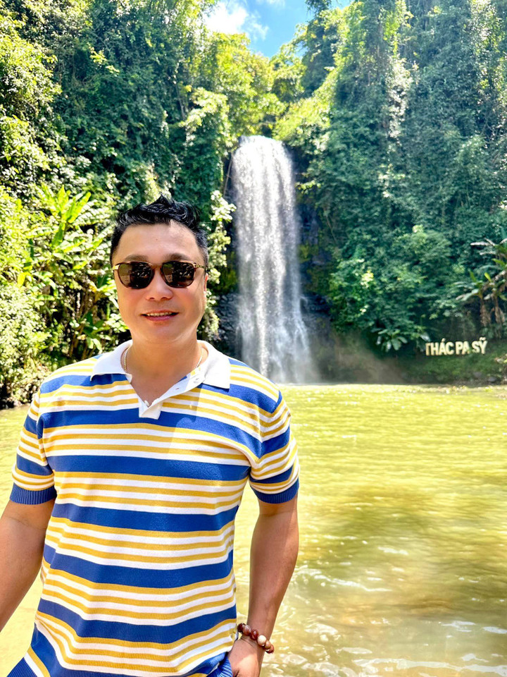 Sao Việt 10/7: Lý Hùng tươi tắn sau tin đồn lấy vợ, NSƯT Đức Hải tới thăm Công Lý - 1