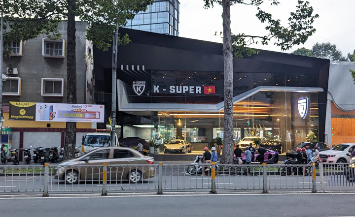 Showroom K-Supper vào chiều 9/7. (Ảnh: Hoàng Thọ)