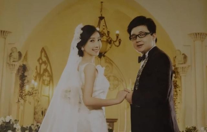 Trương Lệ Quân và Hàn Thi Tuấn trong ngày cưới.