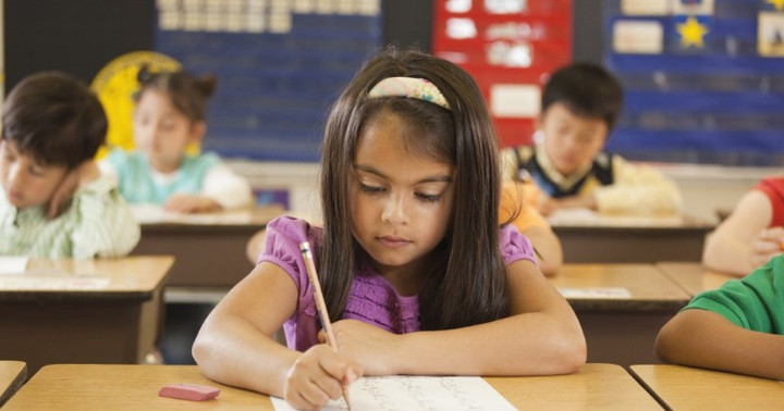 Ở bang Missouri (Mỹ), nếu không cho con đi học đều, cha mẹ có thể phải ngồi tù. (Ảnh minh họa)