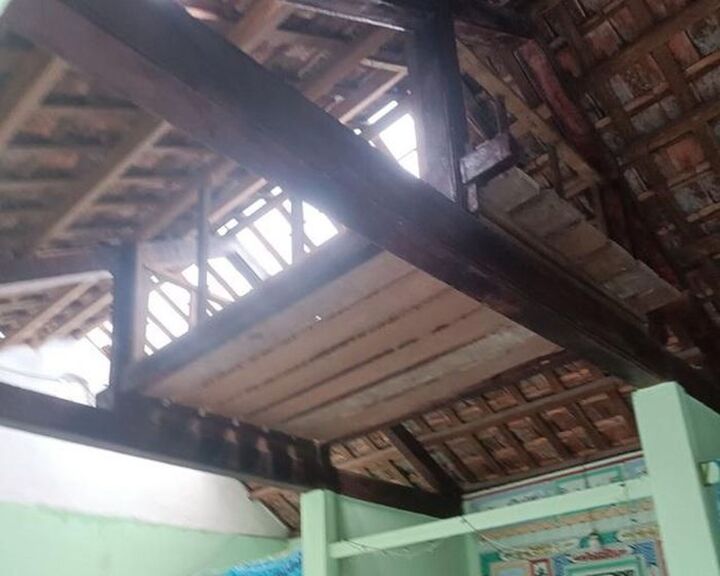 Dông lốc làm hàng trăm nhà dân ở Quảng Trị tốc mái - 3