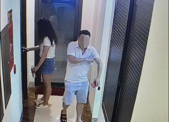 Hai du khách ở tại khách sạn 3 ngày 3 đêm với mức phí phải trả là hơn 1,6 triệu đồng.