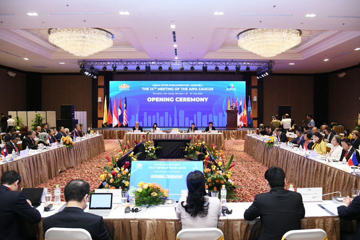 Toàn cảnh hội nghị.