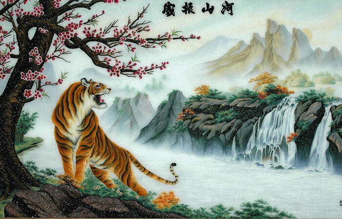 Tranh thú dữ chỉ hợp với người có tính cách mạnh mẽ, muốn thể hiện uy quyền.