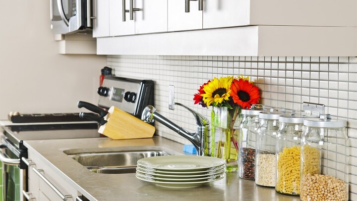 Đổ bia thừa vào nhà vệ sinh có tác dụng gì? - 3