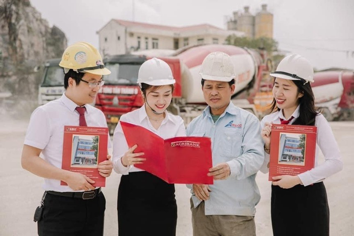 Agribank quyết liệt triển khai các giải pháp hỗ trợ doanh nghiệp vượt khó - 2