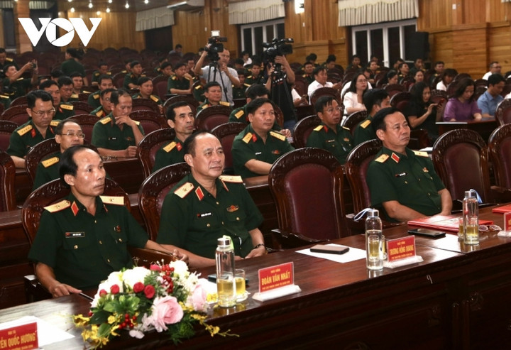 Tướng lĩnh Quân khu 5 dự hội nghị.