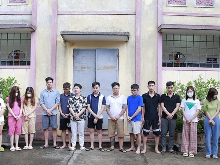 Những người thuộc Công ty Khang Thịnh bị Công an huyện Thạch Hà khởi tố. (Ảnh: Công an Hà Tĩnh)