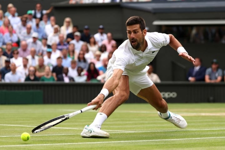 Djokovic đuối sức trước tay vợt đàn em.