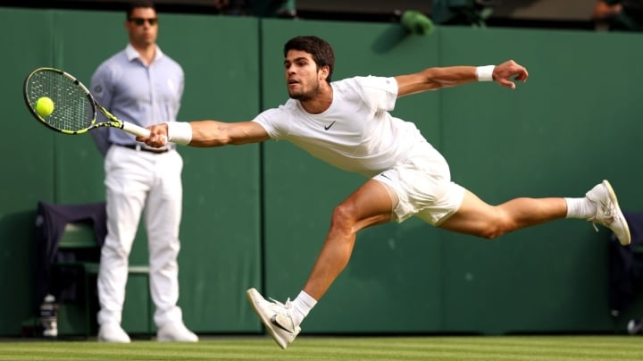 Sức trẻ của Alcaraz giúp anh đánh bại Djokovic.