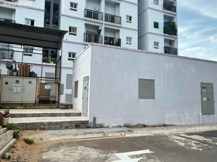 Theo sơ đồ thiết kế thi công xây dựng chung cư Hoàng Văn Thụ, vị trí trên là khu vui chơi của trẻ em nhưng giờ đây lại biến thành công trình xử lý nước thải.