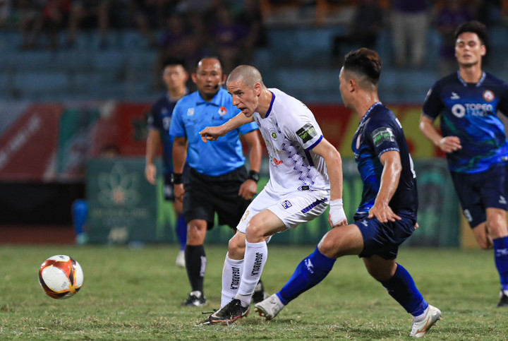 Hà Nội FC bị đối thủ gỡ hoà.