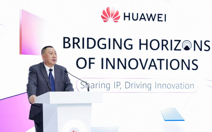 Ông Song Liuping, Giám đốc Pháp chế của Huawei, đã có bài phát biểu tại sự kiện.