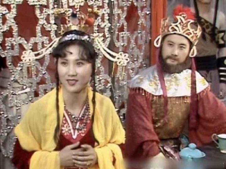 Nữ thư ký mạo hiểm phá luật, yêu đương bí mật với 'Tôn Ngộ Không' là ai? - 2