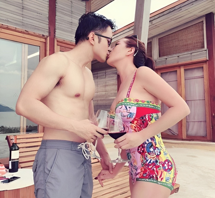 Trí Tống nhiệt thành theo đuổi, mời Thu Hoài đi du lịch. Vốn định từ chối, chị đổi ý sau khi được con trai Phúc Tín động viên. Sau chuyến đi, họ chính thức thành đôi.