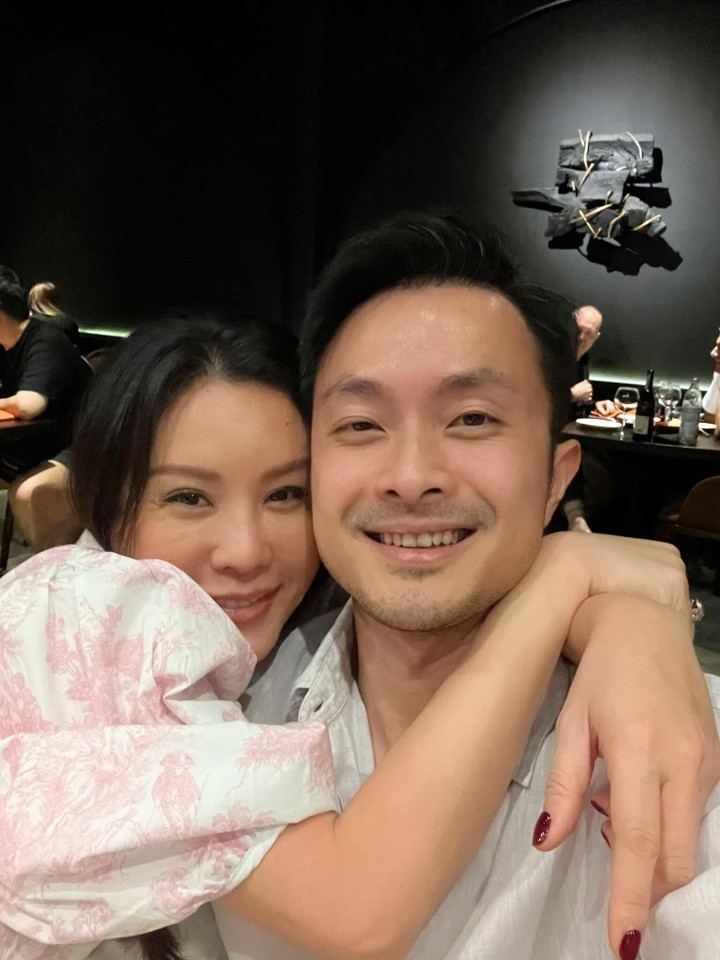 Lần Trí Tống đưa Thu Hoài ra mắt gia đình, bố mẹ nam doanh nhân phản đối quyết liệt, không chấp nhận "người phụ nữ lớn tuổi lại nuôi 3 con" như Thu Hoài.