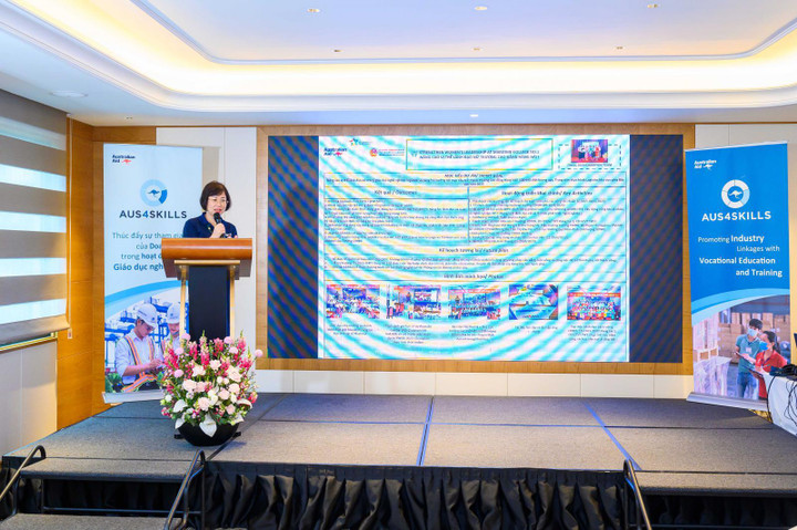 Bà Vũ Thị Hải Vân, Chủ tịch Hội đồng trường Cao đẳng Hàng hải 1, giới thiệu dự án ứng dụng kiến thức từ khoá học.