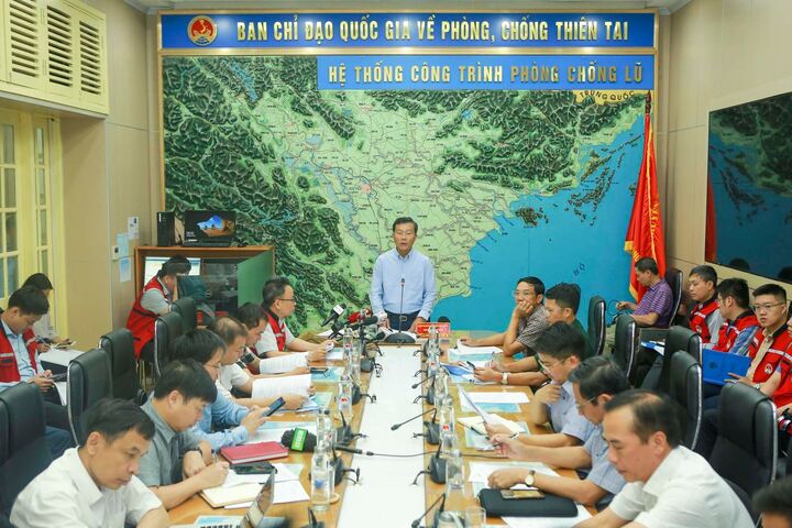 Toàn cảnh cuộc họp.