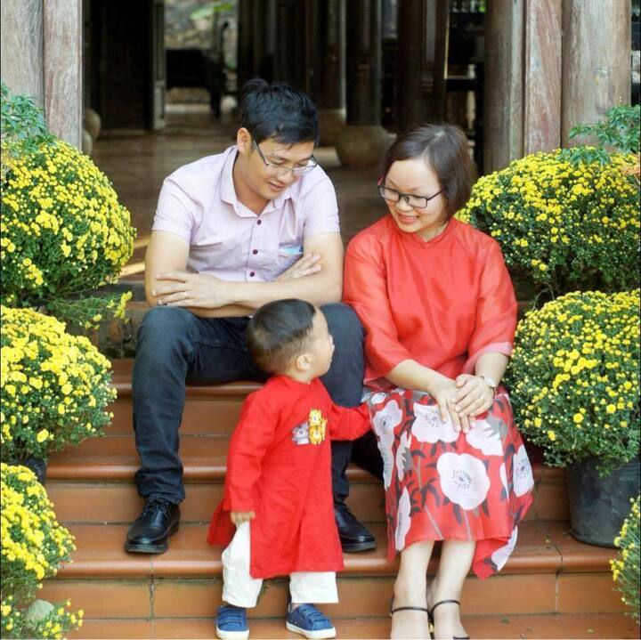 Khoảnh khắc gia đình chị Lệ Khánh bên nhau.