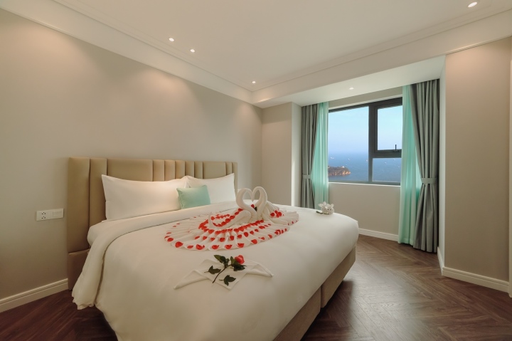 Không gian ấm cúng tại căn hộ 2 phòng ngủ - khách sạn Altara Serviced Residences.