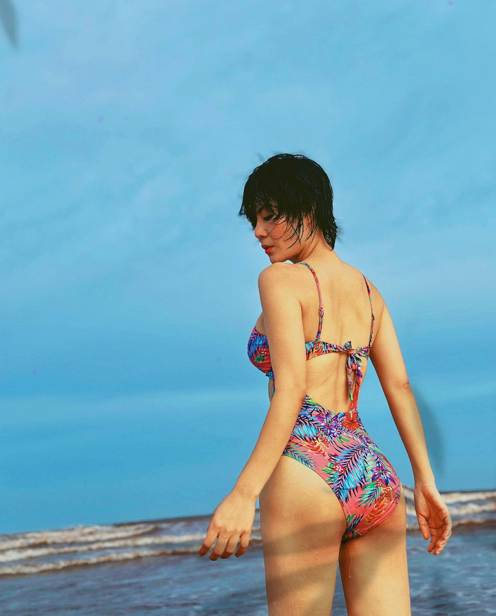 Trước đó nữ diễn viên từng tiết lộ vì vai diễn có hoàn cảnh quá khắc nghiệt nên chị đã chủ động giảm cân để phfu hợp với nhân vật.