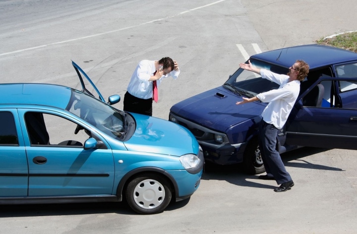 Những nguyên nhân khiến ô tô mất lái và cách xử lý an toàn - 1