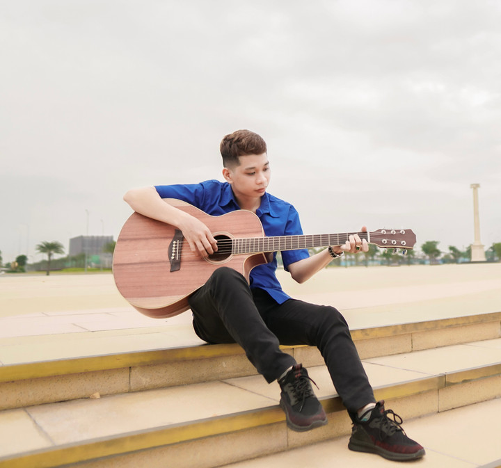 Nguyễn Văn Sỹ - 10X sở hữu hàng loạt bản nhạc hit cover.