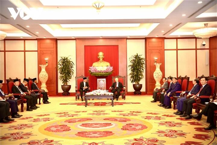 Toàn cảnh buổi Tổng Bí thư Nguyễn Phú Trọng tiếp Thủ tướng Malaysia Anwar Ibrahim.