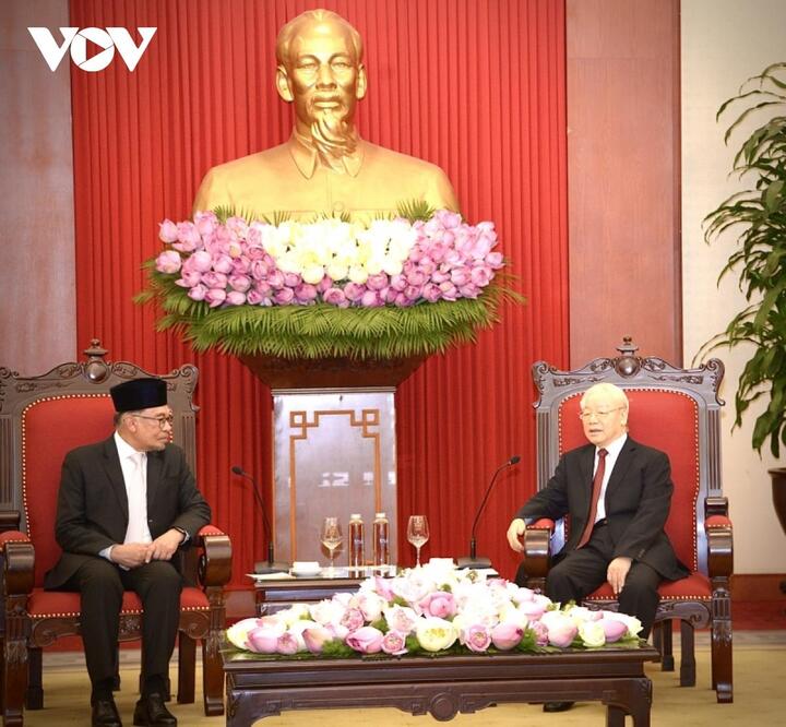 Tổng Bí thư Nguyễn Phú Trọng và Thủ tướng Malaysia Anwar Ibrahim