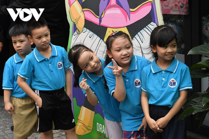 Thủ tướng Việt Nam và Thủ tướng Malaysia thăm phố sách, thưởng thức cafe Hà Nội - 5