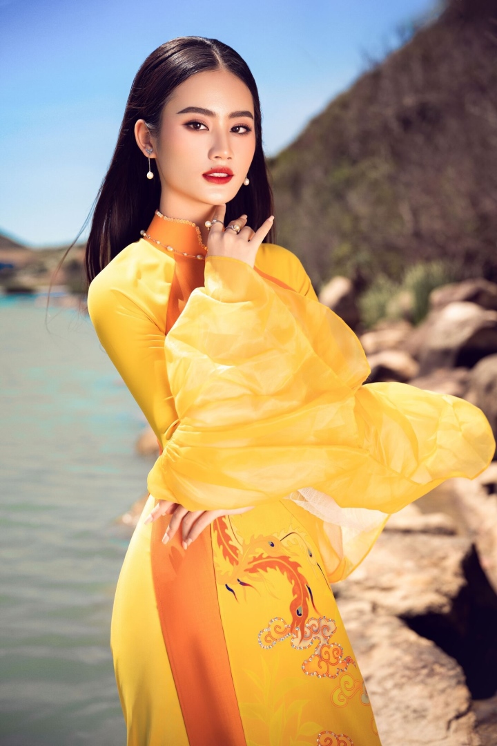Top 40 thí sinh Miss World Vietnam khoe sắc trong tà áo dài trước đêm chung kết - 6