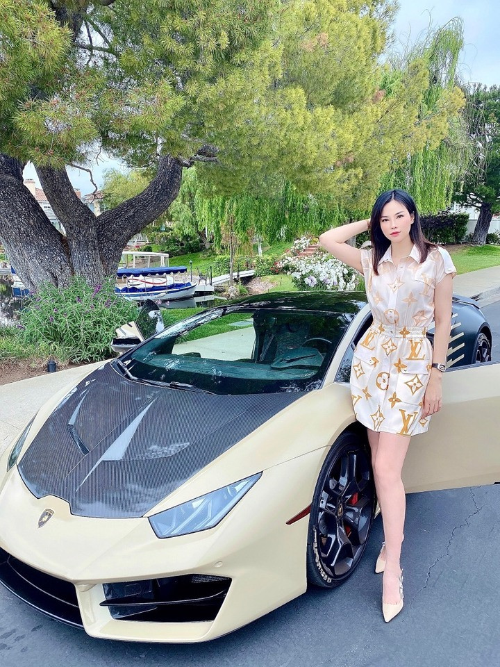 Con dâu tỷ phú Hoàng Kiều: U40 vẫn gợi cảm, sống sang chảnh như 'bà hoàng' - 6