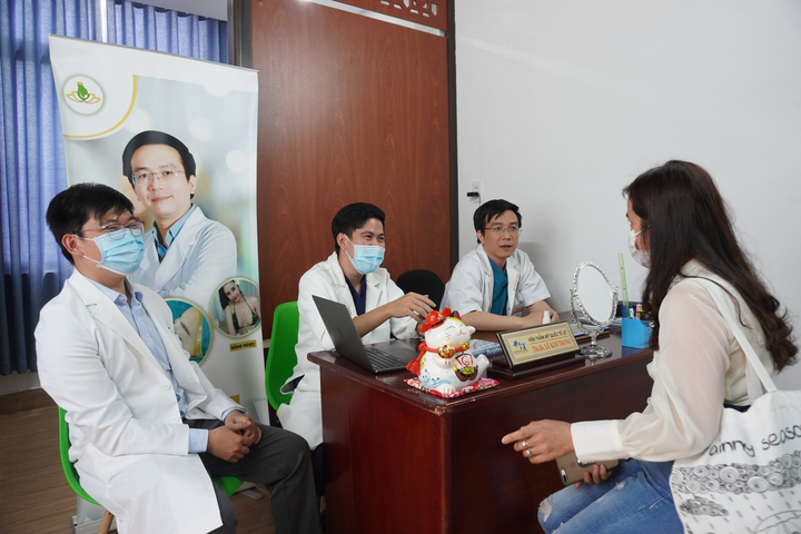 Bác sĩ Đăng Khoa đẩy mạnh hợp tác với các bác sĩ chuyên khoa trong làm đẹp - 2