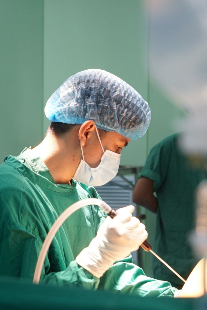 Bác sĩ Đăng Khoa đẩy mạnh hợp tác với các bác sĩ chuyên khoa trong làm đẹp - 4