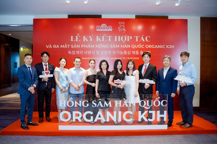 Hoan TT chính thức ra mắt các sản phẩm hồng sâm organic KJH - 5