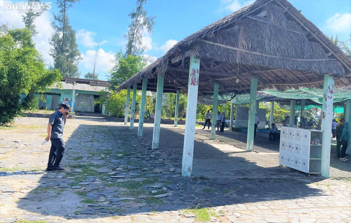 Cận cảnh cưỡng chế, thu hồi hơn 27.700m2 'đất vàng' ven biển Quảng Ngãi - 6