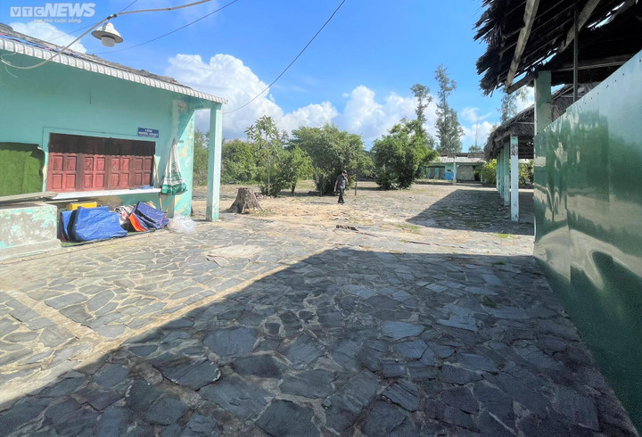 Cận cảnh cưỡng chế, thu hồi hơn 27.700m2 'đất vàng' ven biển Quảng Ngãi - 5