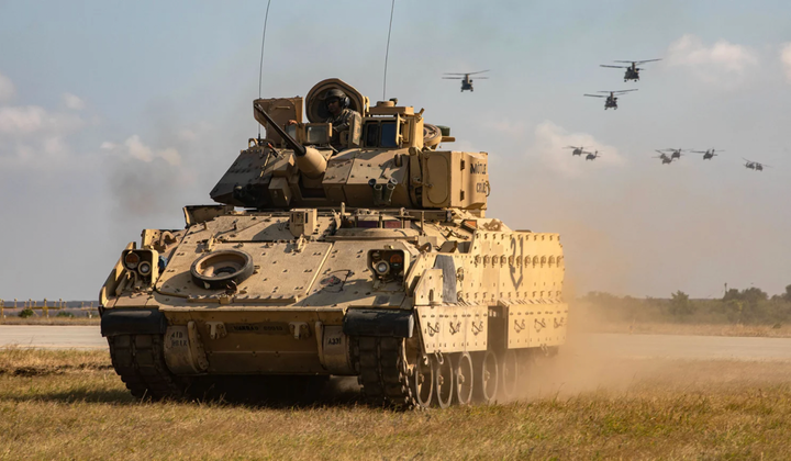 Ukraine phải ‘xoá sổ’ nhiều xe tăng Bradley do thiếu phụ tùng thay thế - 1