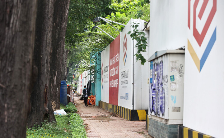 Dự án Nhà thi đấu Phan Đình Phùng nằm ở trung tâm TP.HCM bị cây cỏ phủ kín - 10