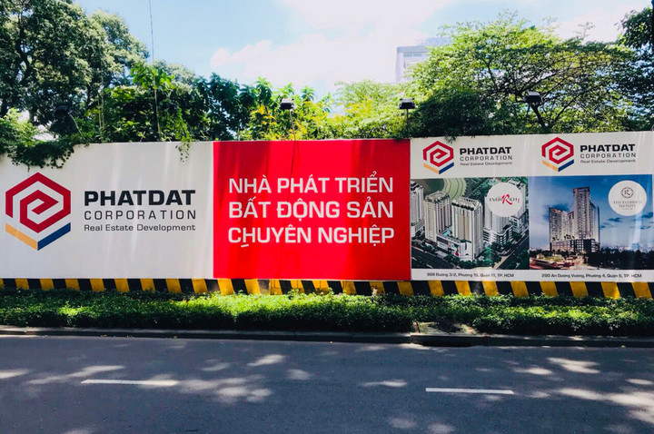 Dự án Nhà thi đấu Phan Đình Phùng nằm ở trung tâm TP.HCM bị cây cỏ phủ kín - 5