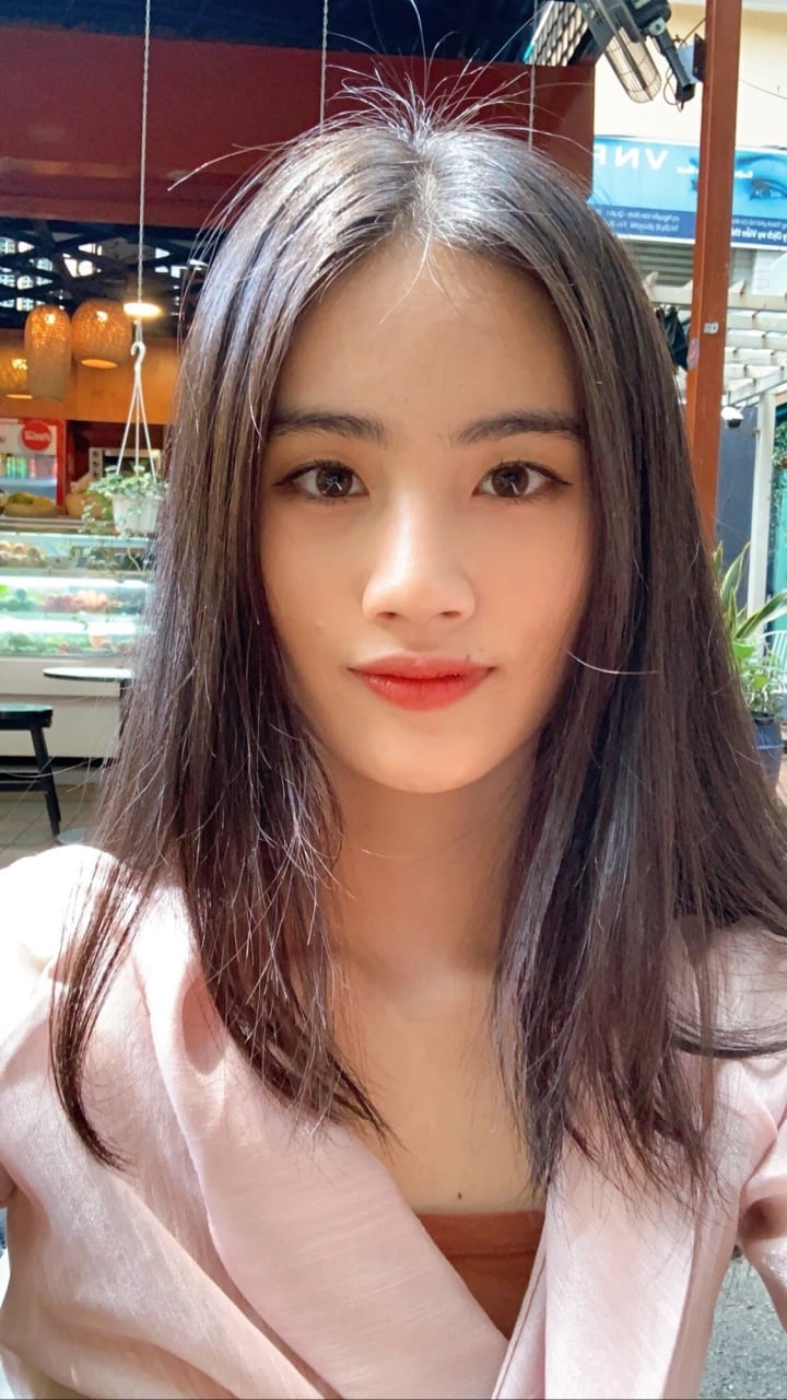 Nhan sắc đời thường của Tân Hoa hậu Thế giới Việt Nam Huỳnh Trần Ý Nhi - 11