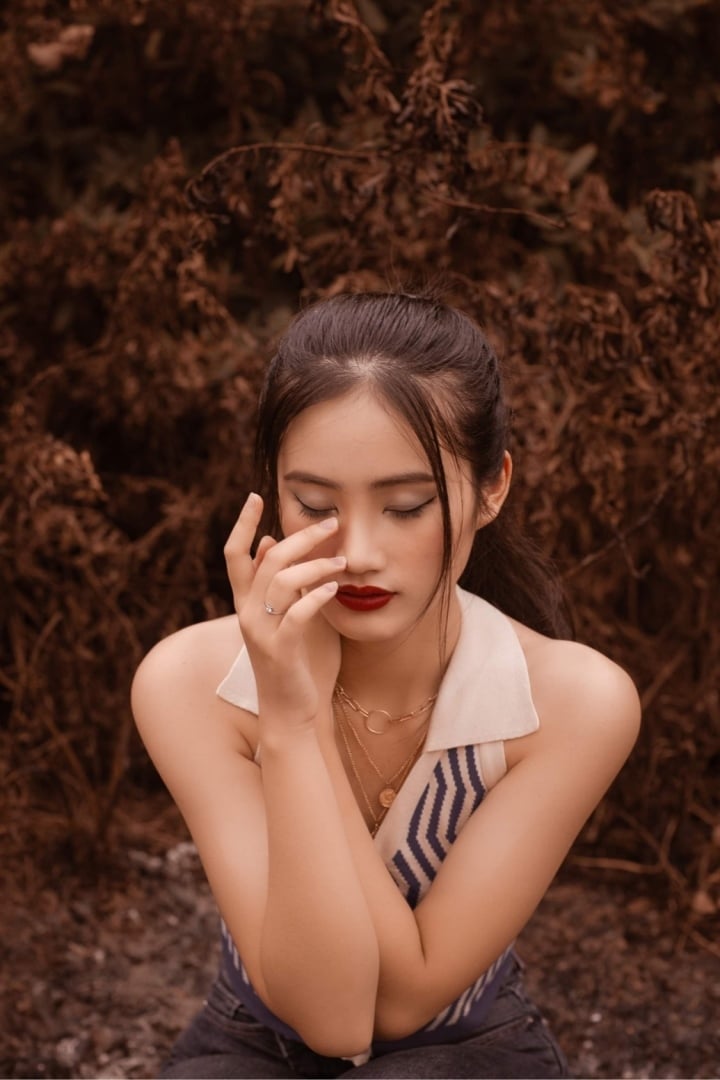 Nhan sắc đời thường của Tân Hoa hậu Thế giới Việt Nam Huỳnh Trần Ý Nhi - 10