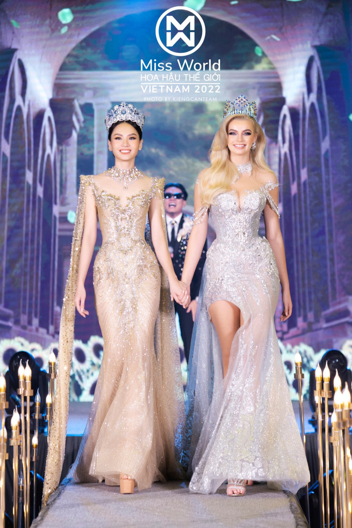 Vợ tài tử Chân Tử Đan mặc váy cưới của NTK Phạm Đăng Anh Thư - 3