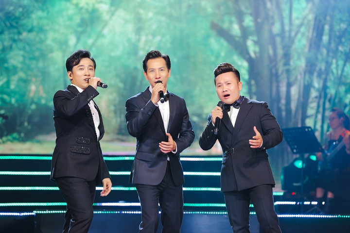 'Sao Mai' Quang Hào biến hóa đa màu sắc trong đêm nhạc kỷ niệm 20 năm ca hát - 4